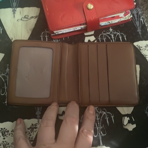 Authentic Louis Vuitton wallet - Picture 3 of 11